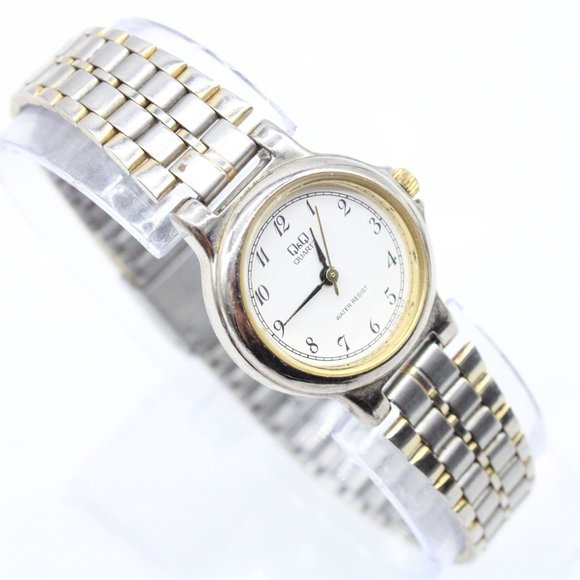Q&Q Watch Womens Silver Tone Stainless Steel Quartz Water Resistance White Dial - Picture 4 of 8